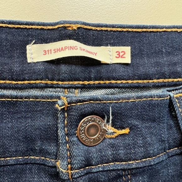 Levi’s Stretch Distressed Women’s Skinny Jeans Size 32 - Picture 8 of 11